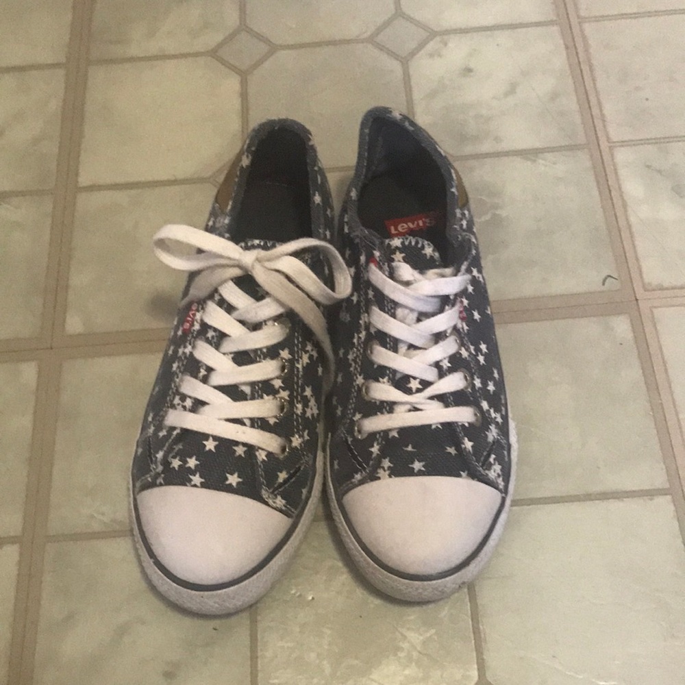 Girls size 3 Levi shoes